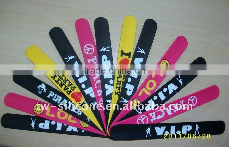Bright color silicone reflective slap bracelets