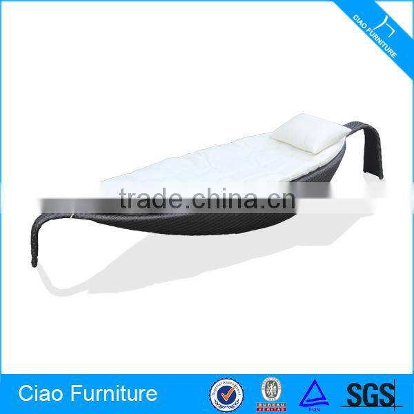 Outdoor Synthetic Wicker Leaf Shape Lounge