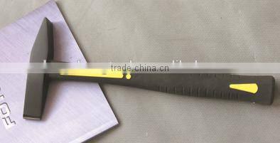 British type chipping hammer with fiberglass handle