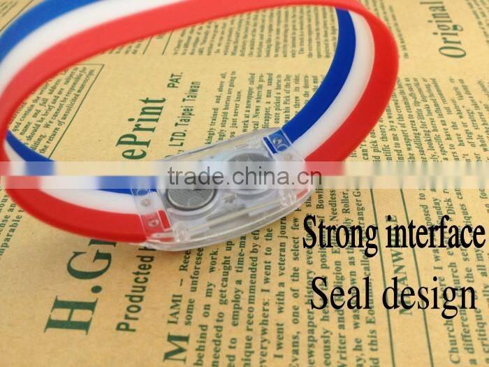2016 Promotional LED Silicone Bracelet China Supplier