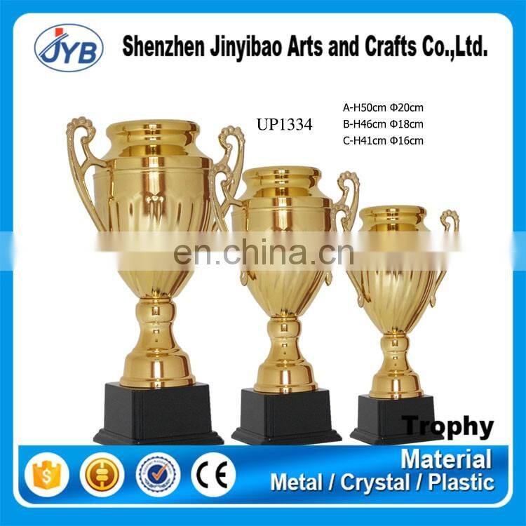 China supplier 2017 wholesale various design football soccer trophy