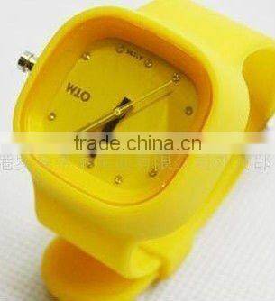 Customized Promotional Quartz Silicone Watch Jelly Watch on sale