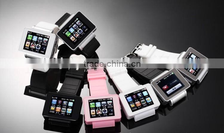 2016 New hot saling i7 BT Smart watch with GPRS internet access Smart watch for taking pictures by remote control smart Phone