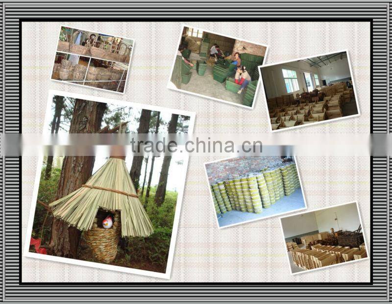 Straw roosting pocket