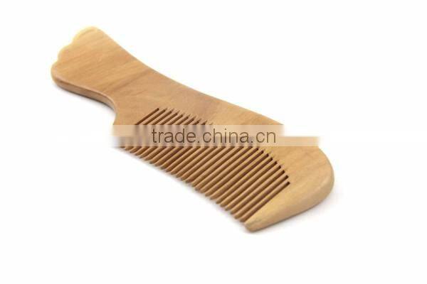 Handle with wooden beard hair comb