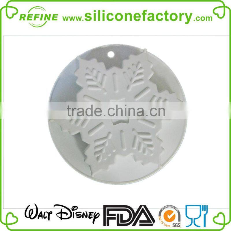 FDA & LFGB confirmed silicone Christmas cake mould in snowflake shape