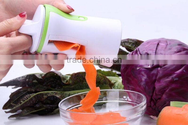 Plastic multi-functional vegetable&fruit slicer