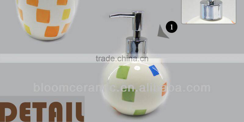 Ceramic white bathroom set