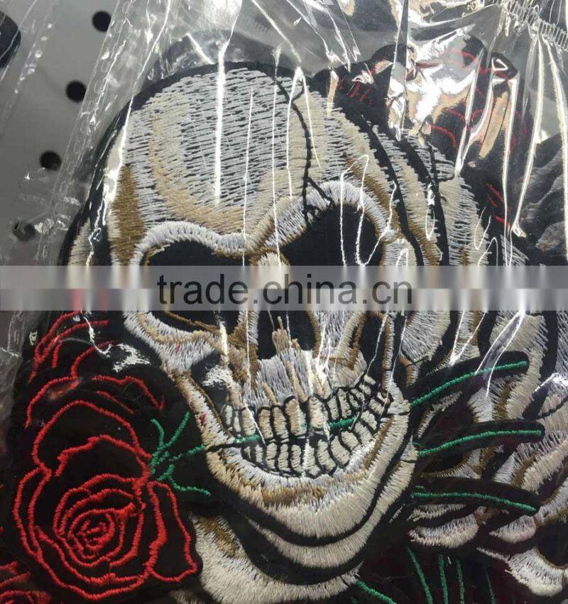 P005-005 Featured Fashion Uniuqe Embroidered Skull Applique Patches