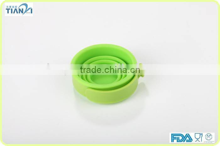 High Quality Cute Heat And Cold Resistant Silicone Water Cup with Handle