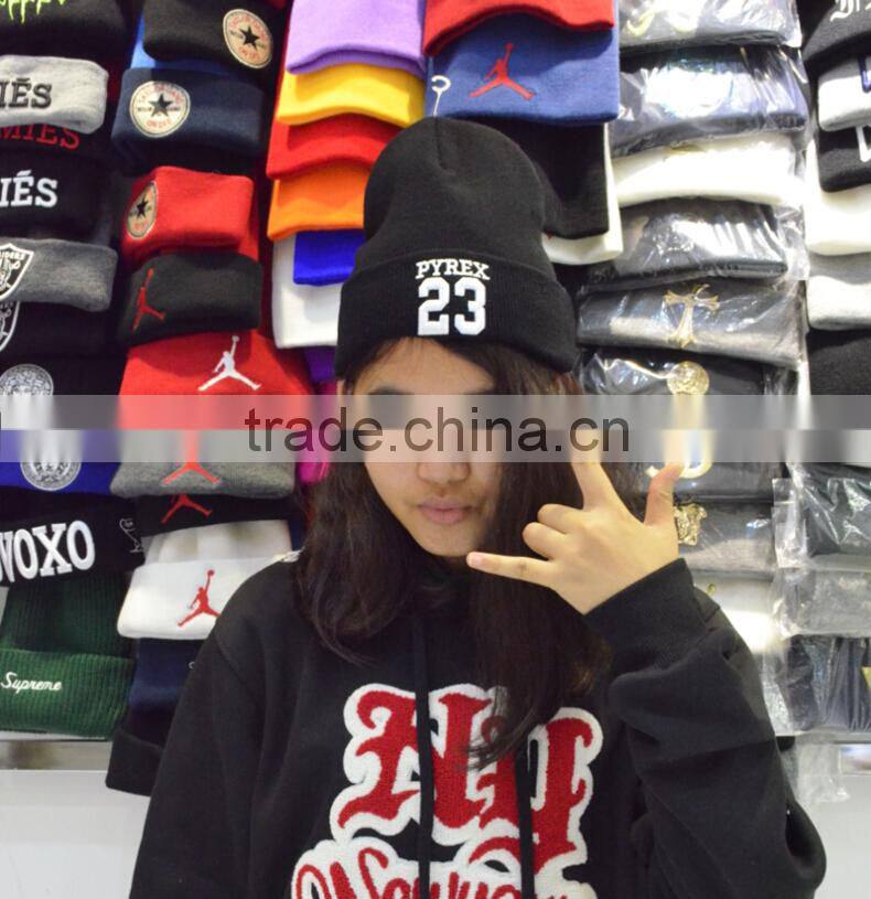 Custom Knitted Acrylic Beanie Hat With Embroidery labels
