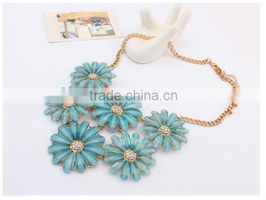 New European Style Flower Choker Collar Vintage Pendant Statement Necklace for Women