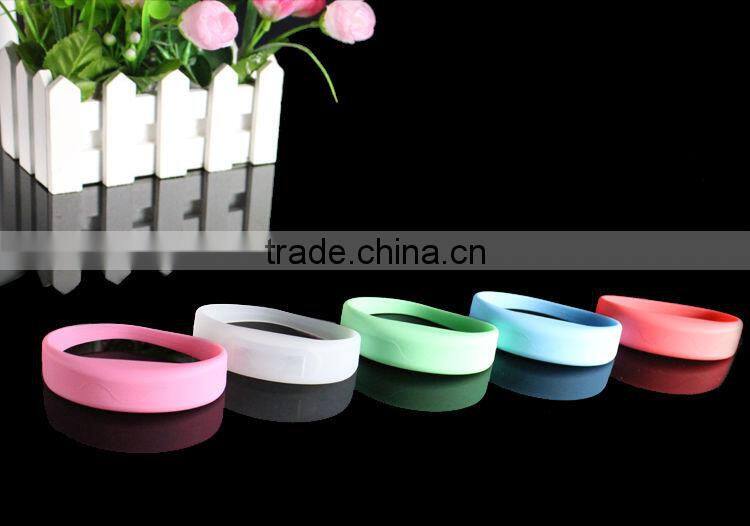 Birthday Giveaways Multi Color Silicone Bracelet With Light