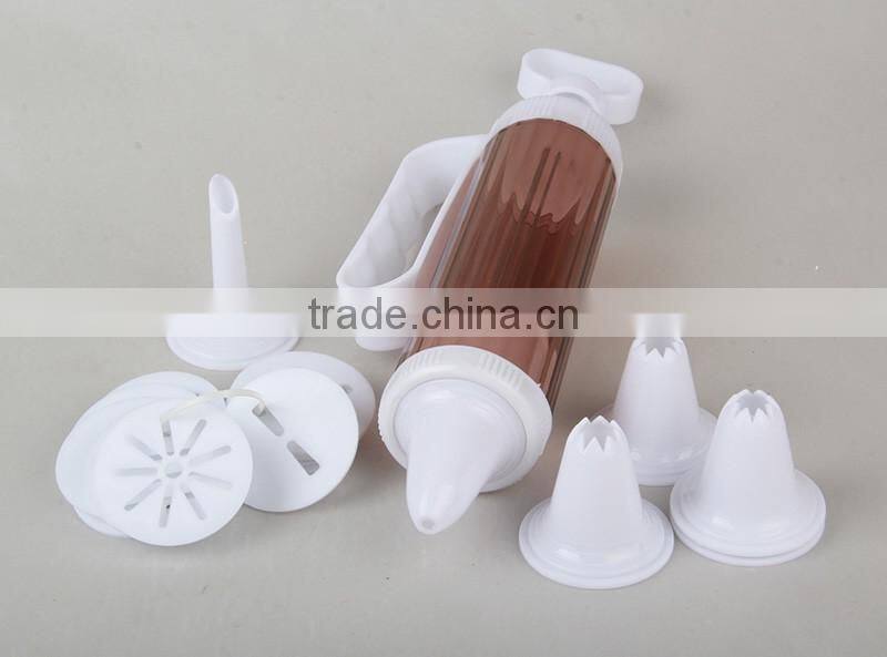 2016 NEW hot sale wholesale Piping Rob Suit Plastic Cake Decorating Tips Pen for Fondant Icing for make cake