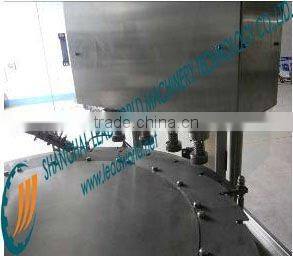 laundry detergent pouch filling and sealing machine