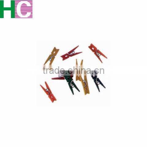 Colorful Wood Colthes Pins with Spring Closure