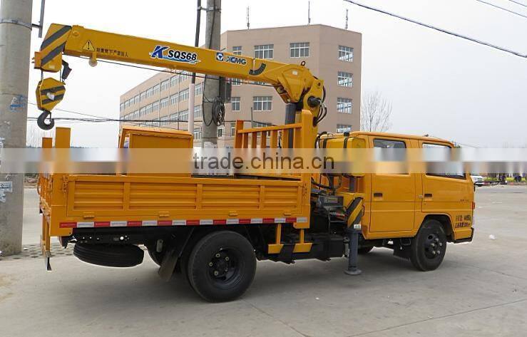 Dongfeng Brand Double Cabin 2 Ton Telescopic Boom Mounted Truck Crane