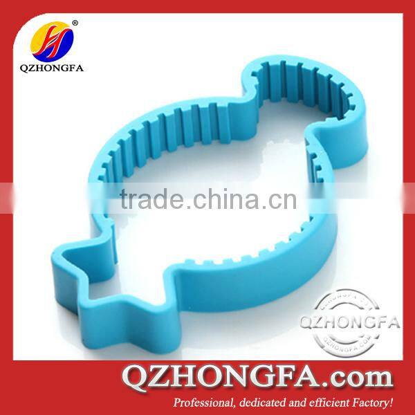 Fashion non slip custom metal silicone bottle opener with dinosaur shape