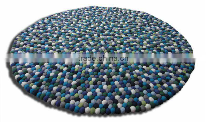 Felt Ball Rug / Carpet / Teppich