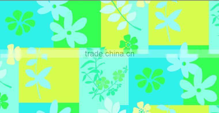 2015 Newest printed spray design plastic tablecloth with lace/waved/straight edge