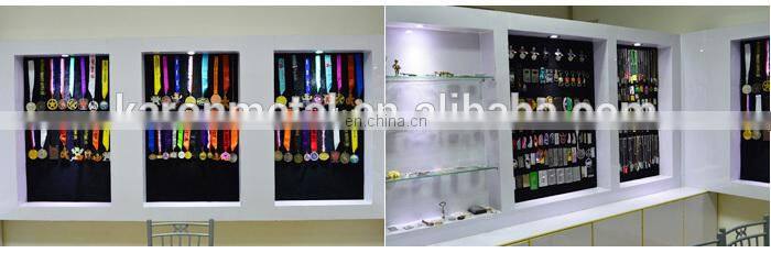 direct manufacturer produce wholesale custom enamel metal lapel pin in China