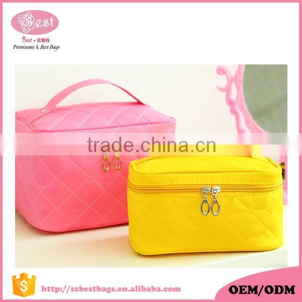 China wholesale new design professional beauty fashion travel cosmetic bag