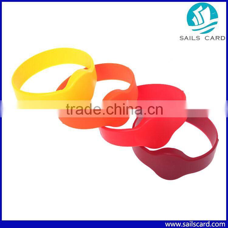 840-960MHZ UHF RFID wristband for Gym Entrance Control