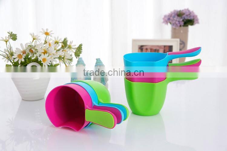 Baby shampoo cup children products bath toy scoop