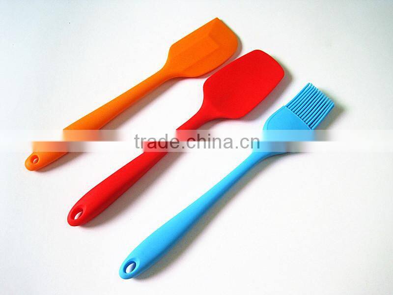 Wholesale non-stick food grade heat resistant kitchen cooking utensils seamless large 27-28cm best solid silicone spatula