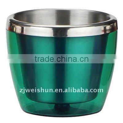 mini ice bucket with capacity of 750ML