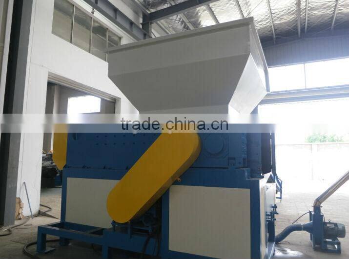 Plastic shredder and crusher for the big garbage barrel