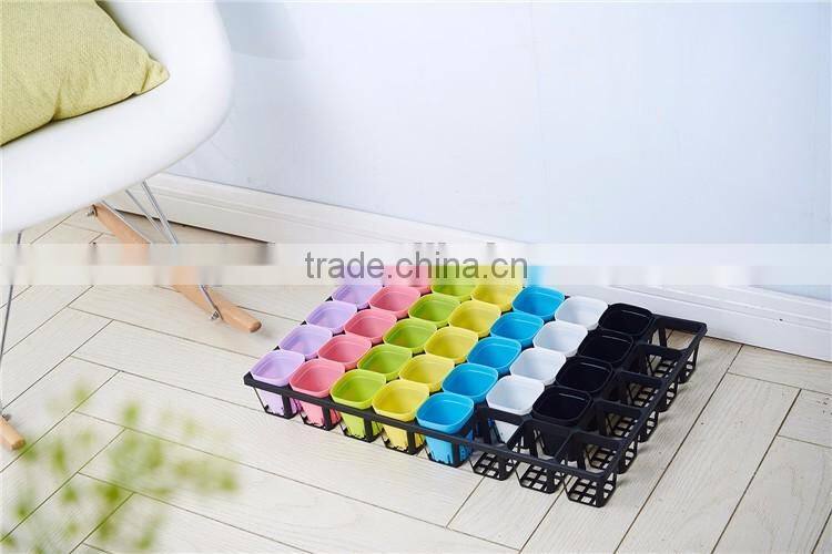 Plastic 40 Divided Flower Pot Stand