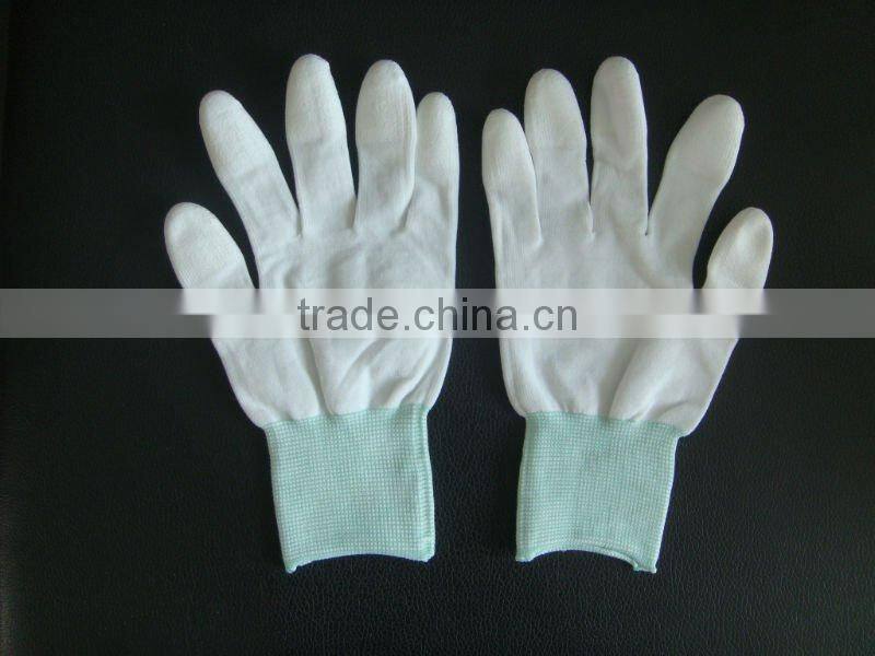 Carbon fiber esd gloves with polyurethane coating in fingertip