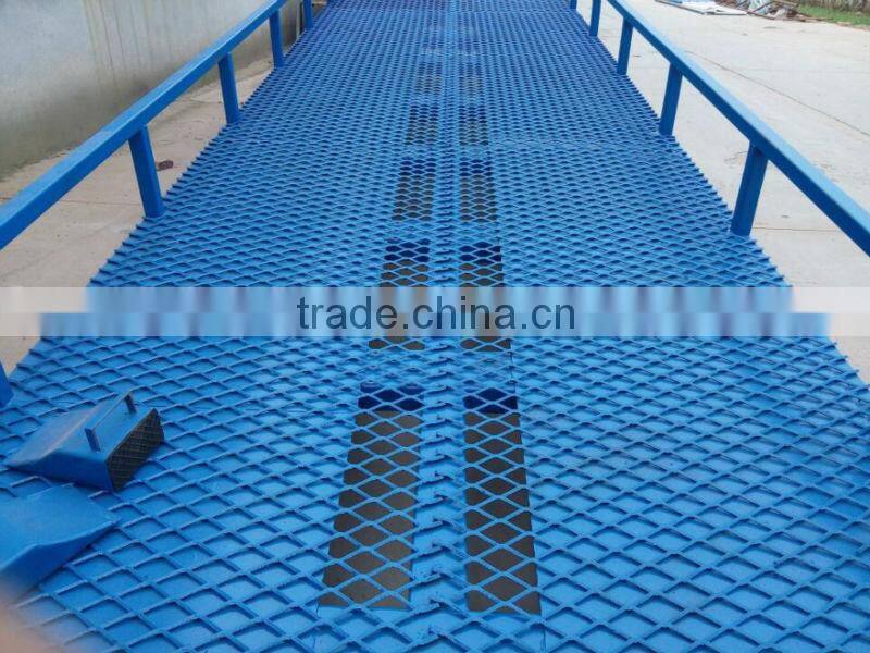 ISO/CE approved mobile hydraulic dock ramp 6ton 0.9--1.7m