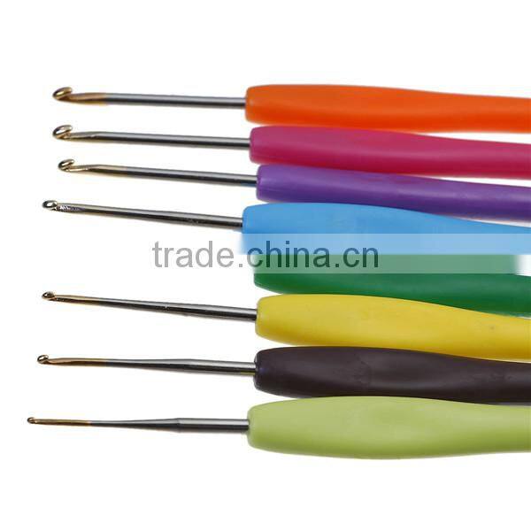 Hot Sale At Random 13.5cm Plastic Aluminum Crochet Hooks