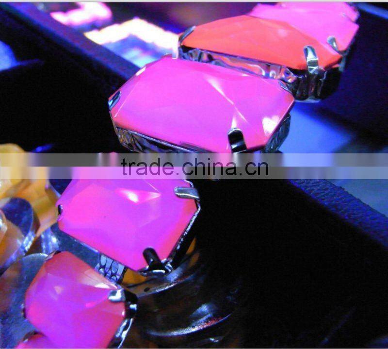 Epoxy fluorescent gem rhinestone