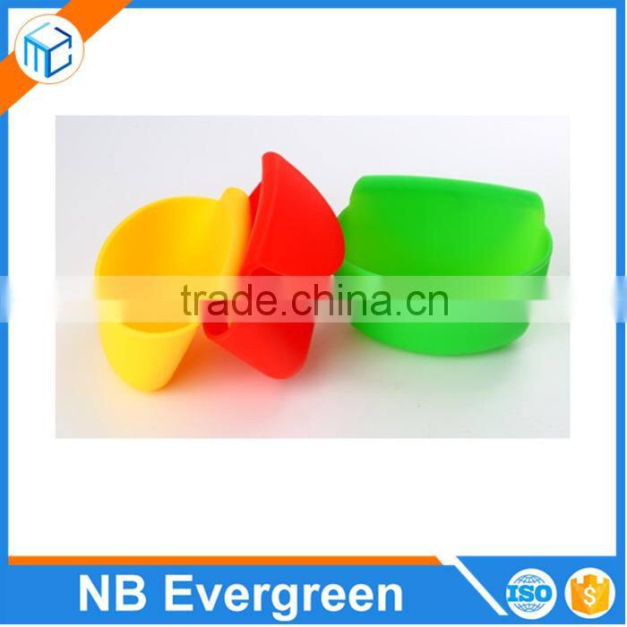 sets 3 portasalse in silicone ,Dip and Condiment Holder