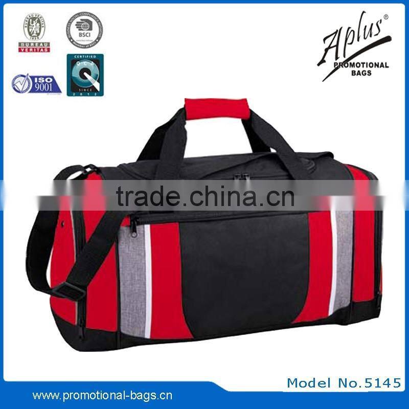 600D polyester shoulder strap sports duffel bag