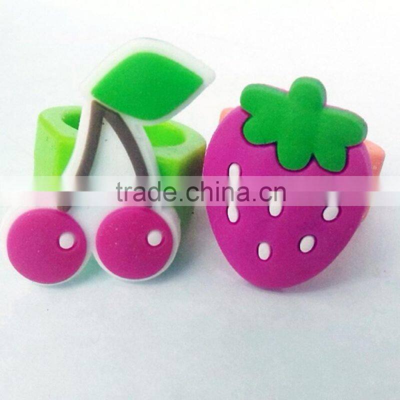 2015 new hot sale ring custom cheap silicone PVC gift