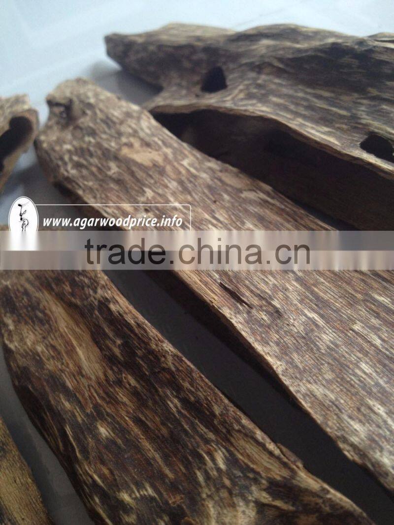 Agarwood chunks supplier