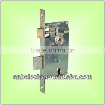 truck body door lock