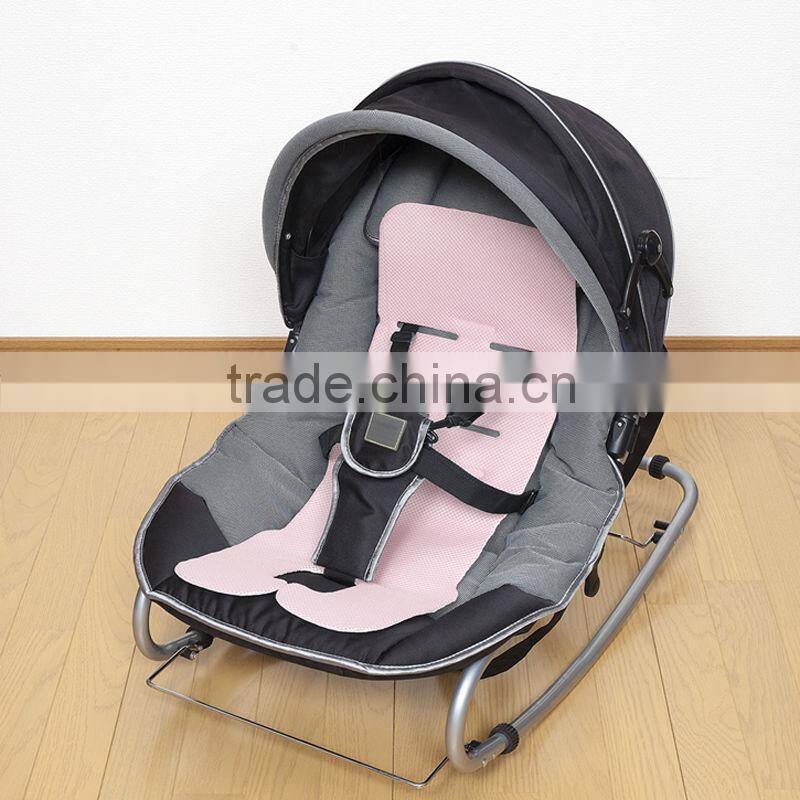 Washable easy to attach stroller seat pad made from 3D mesh material