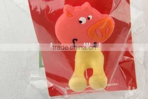 Sucker type pig shaped plastic bathroom accessories/toothbrush holder