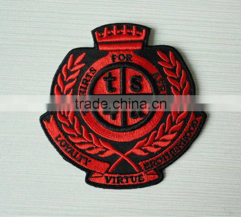 china wholesale embroidery badge and woven patch for clothing labels