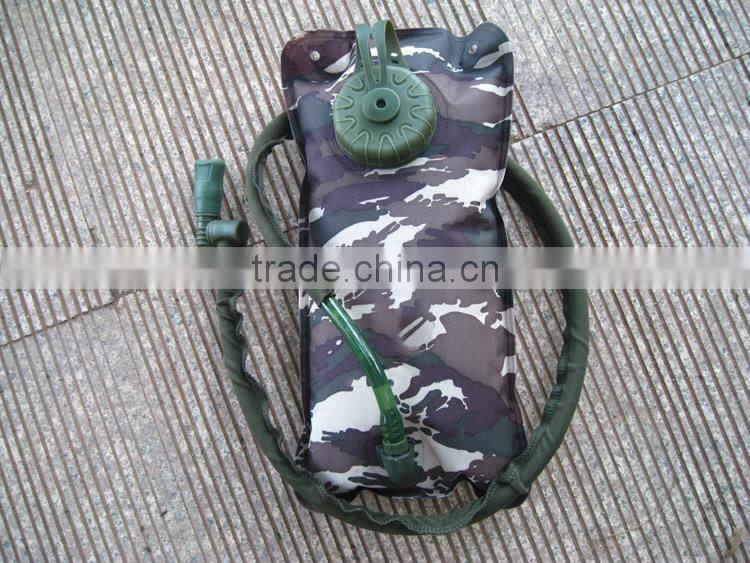 Outdoor 1.5L camping climbing riding cycling water bag military camouflage hydration bladder