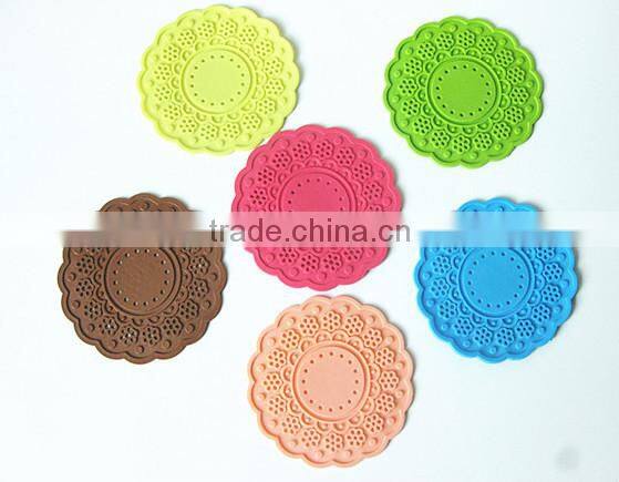 Retro Hollow Design Anti-heated Round PVC+silicone Tablewear Placemats