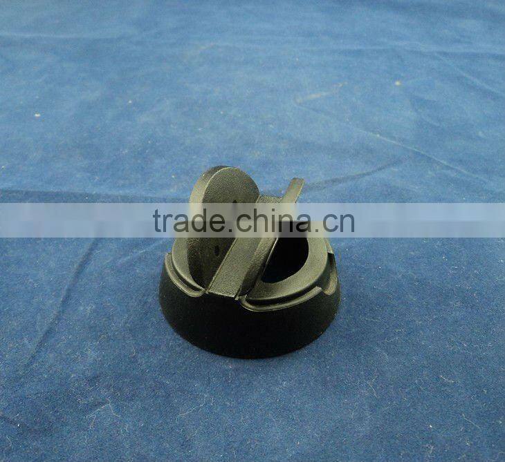 black pepper shaker with black flip cap