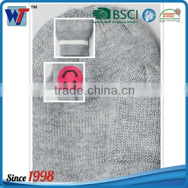 100 Acrylic thick knit beanie cap and golves set smile beanie hat