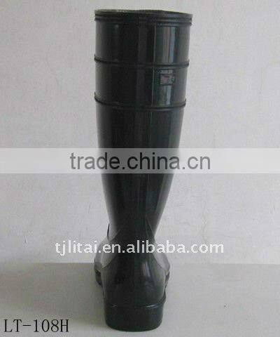Injection molding safety boots
