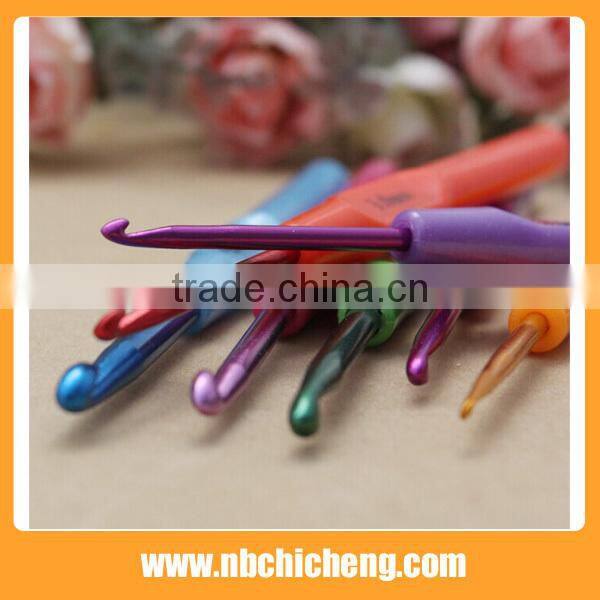 High Quality Plastic Handle Aluminum Crochet Hook